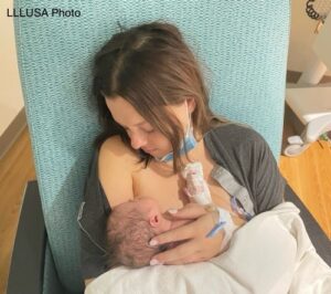 Annie and her daughter In the hospital 